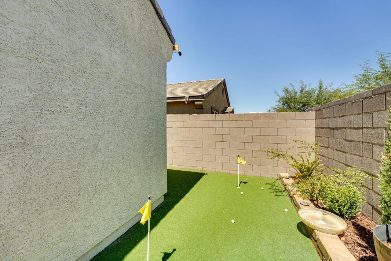 Home With Putting Green About 11 Mi To Las Vegas Strip Bagian luar foto